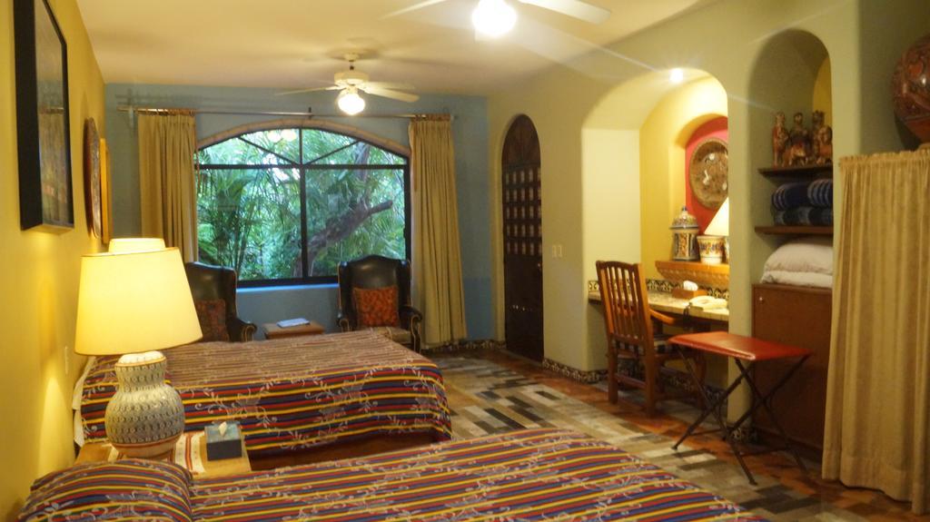 Casa De Las Flores Bed and Breakfast Tlaquepaque Eksteriør billede