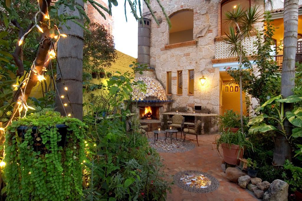 Casa De Las Flores Bed and Breakfast Tlaquepaque Eksteriør billede